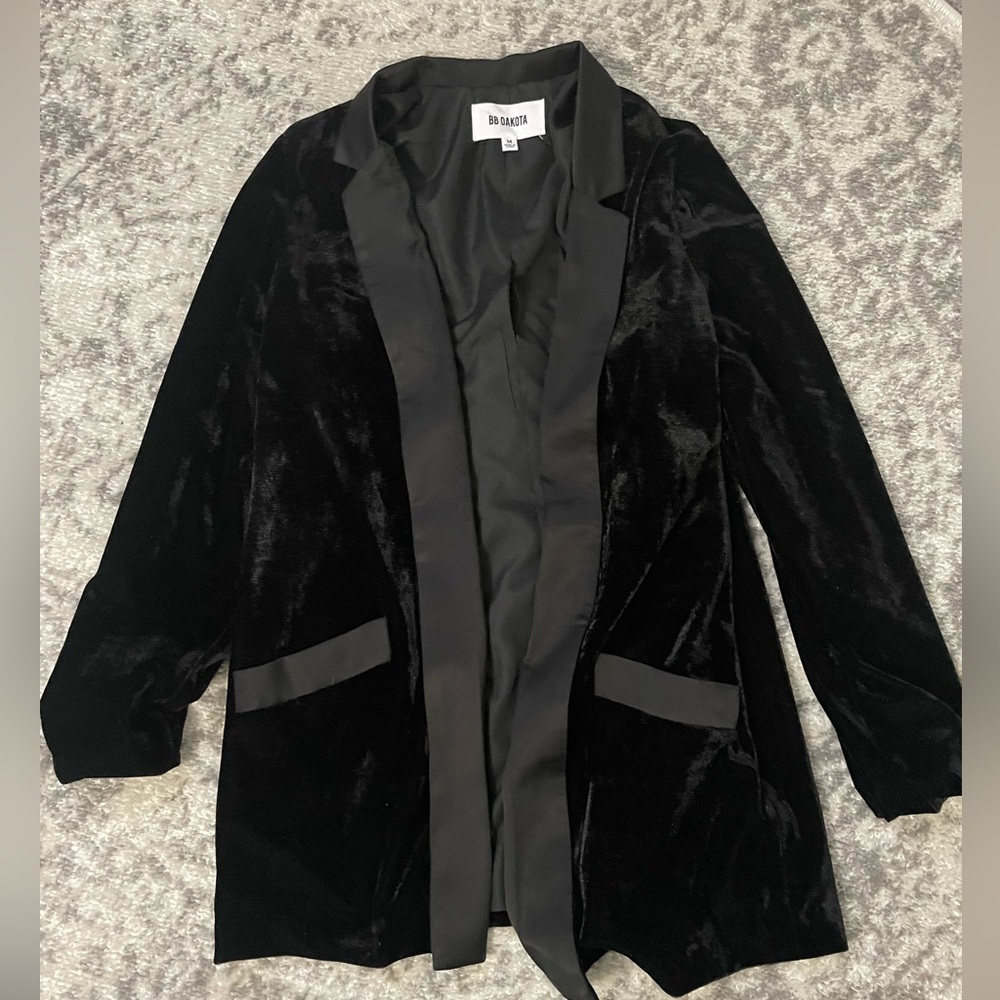BB Dakota Black Velvet Blazer size M